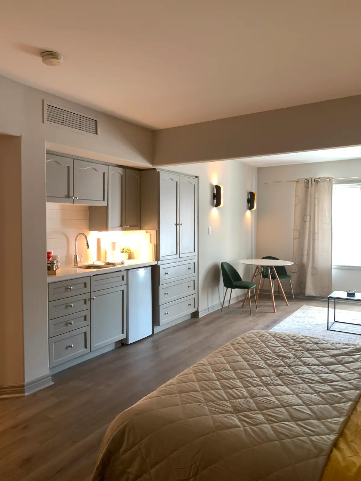 2 FOR PRICE OF 1 APARTMENT (1Bdr + Bachelor) 4