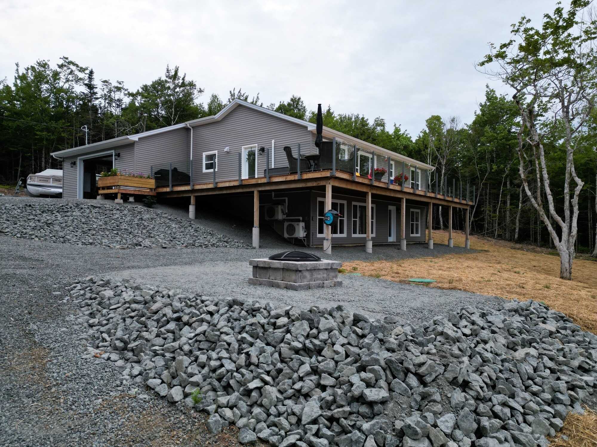 Waterfront Retreat in Sought-After Cape George Estates 2