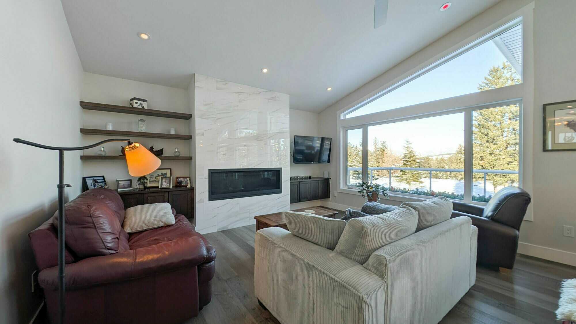 A Life of Luxury on the Prestigious Wildstone Golf Course in Cranbrook, BC 4