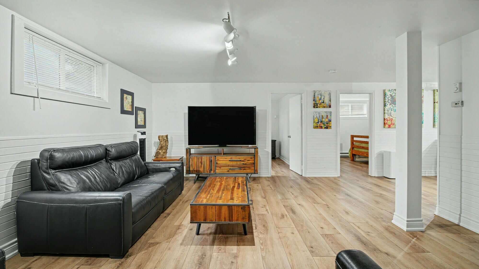 Fully Renovated 3+2 Bedroom Bungalow with Custom Kitchen, Detached Garage Workshop with Loft Storage, & Outdoor Entertaining Spaces 4
