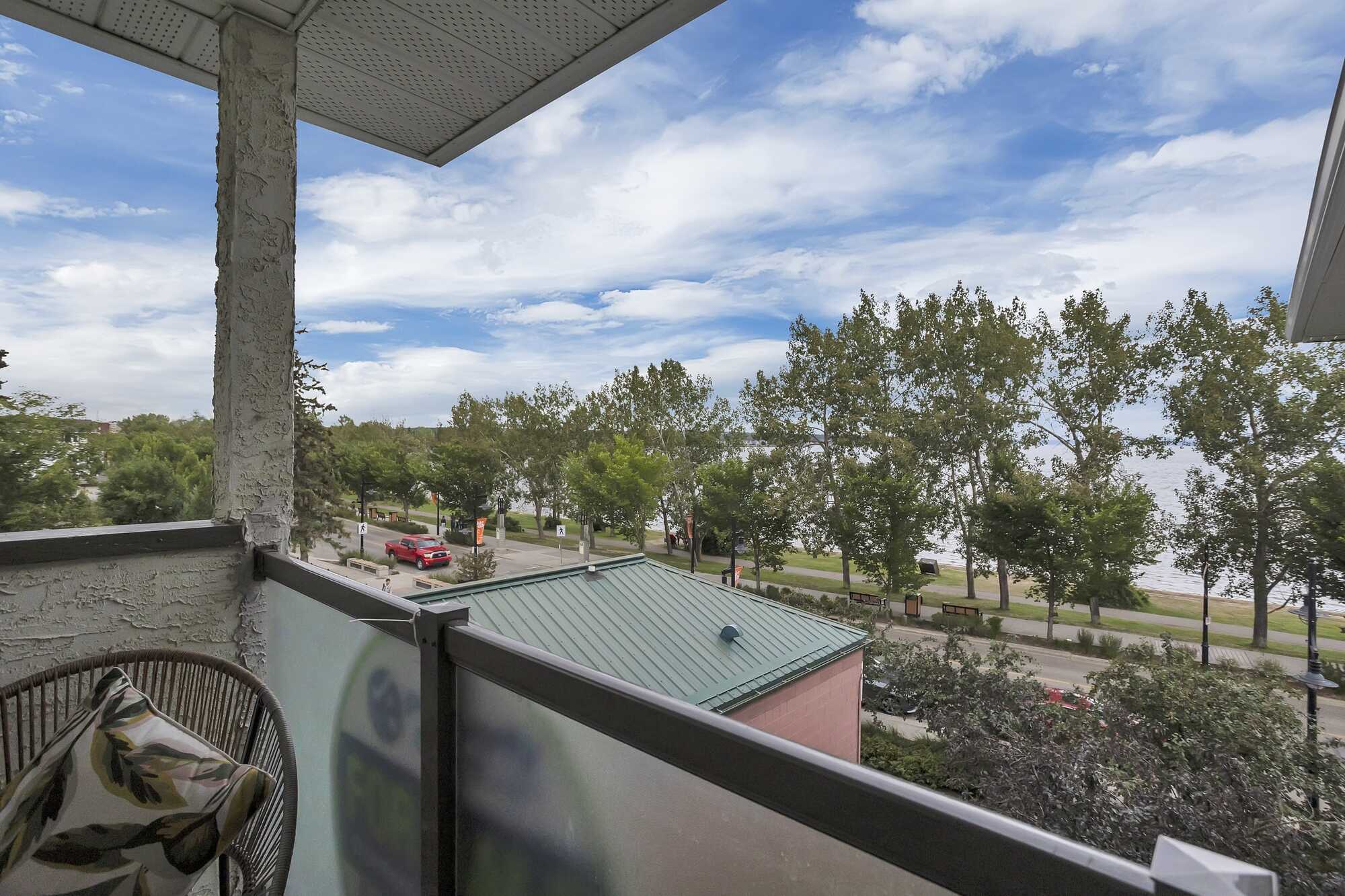 LAKEVIEW PENTHOUSE RETREAT ~ Condo ~ Income Generating ~  In Sylvan Lake, AB. 2