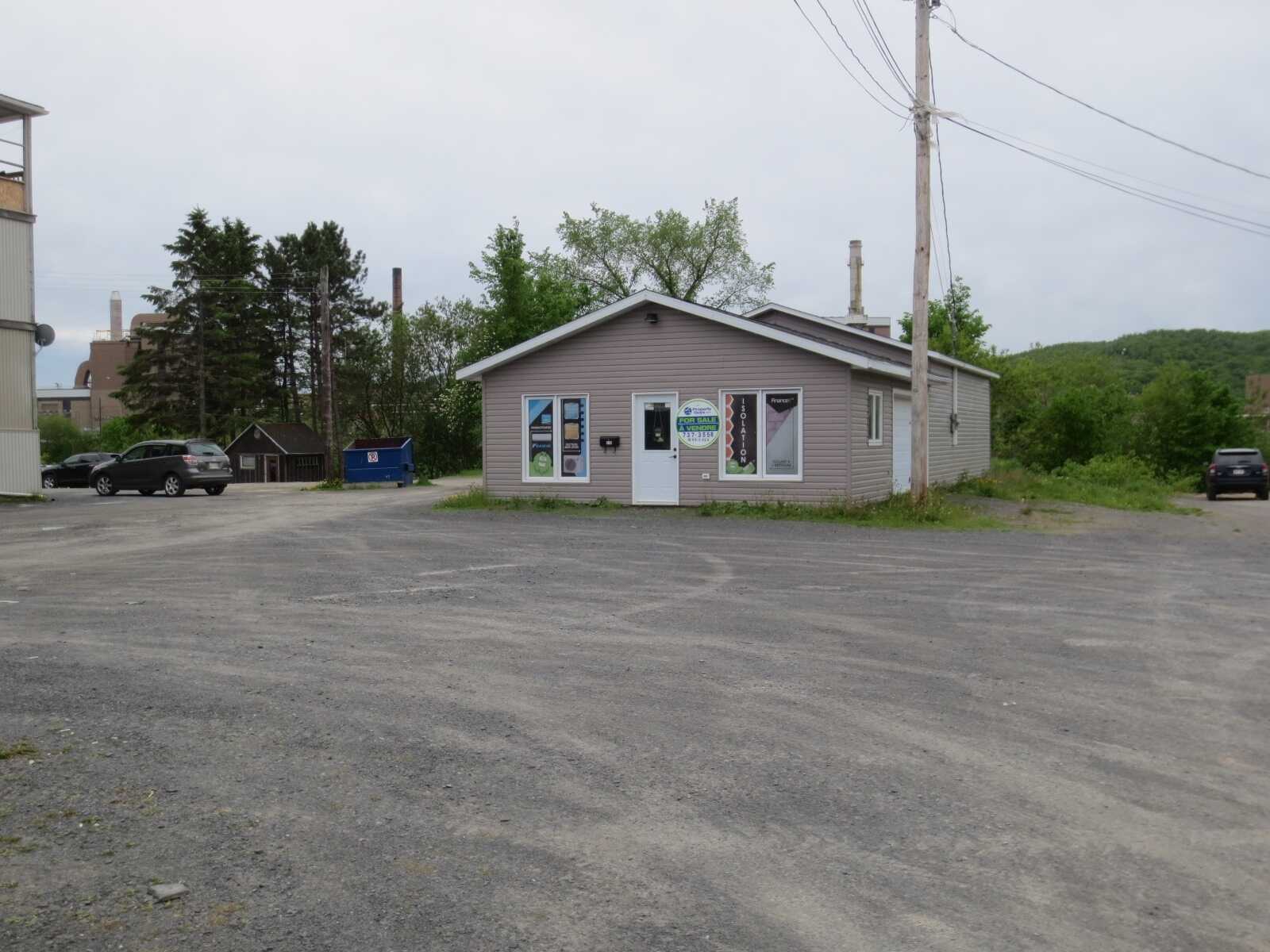 310 Rue Victoria, Edmundston 2