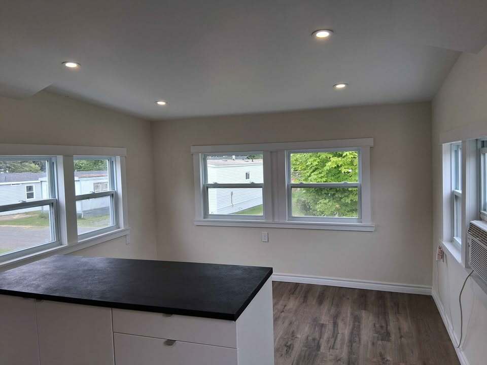 Move in ready,renovated, 2 bdrm, 1 bath. 4