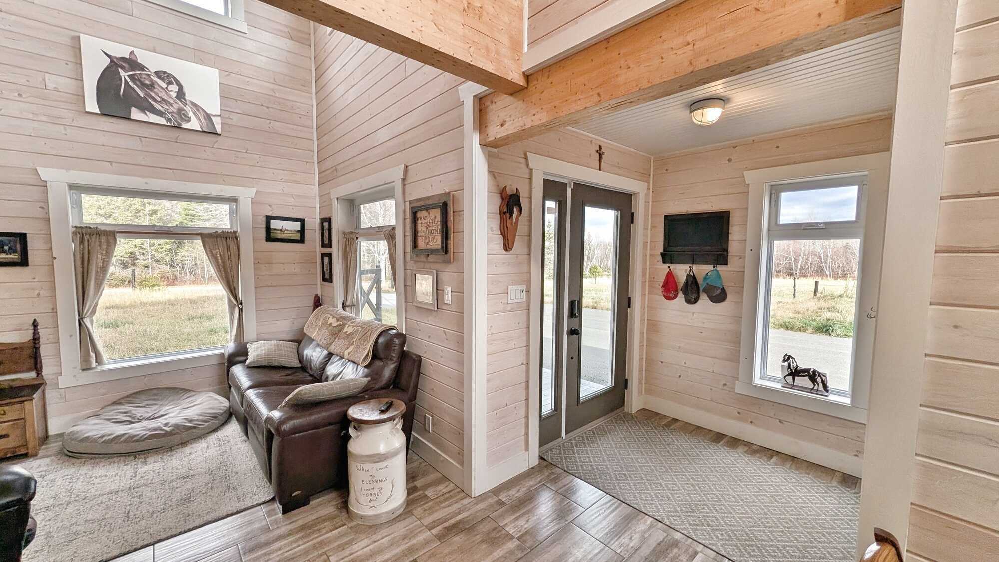 Propriété équestre prestigieuse – Un lieu d’exception aux possibilités infinies ! // Prestigious Farm Property for Horse Lovers — Endless Possibilities! 4