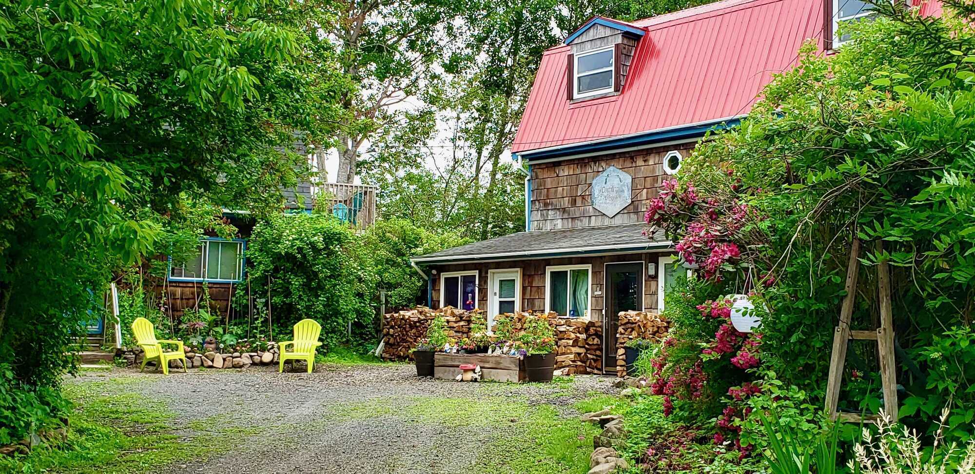 Great country living with views, plus 5 units of rental or AirBnB income, with over 30 acres of land. Located in Upper Clements just 3KM outside of Annapolis Royal. 3