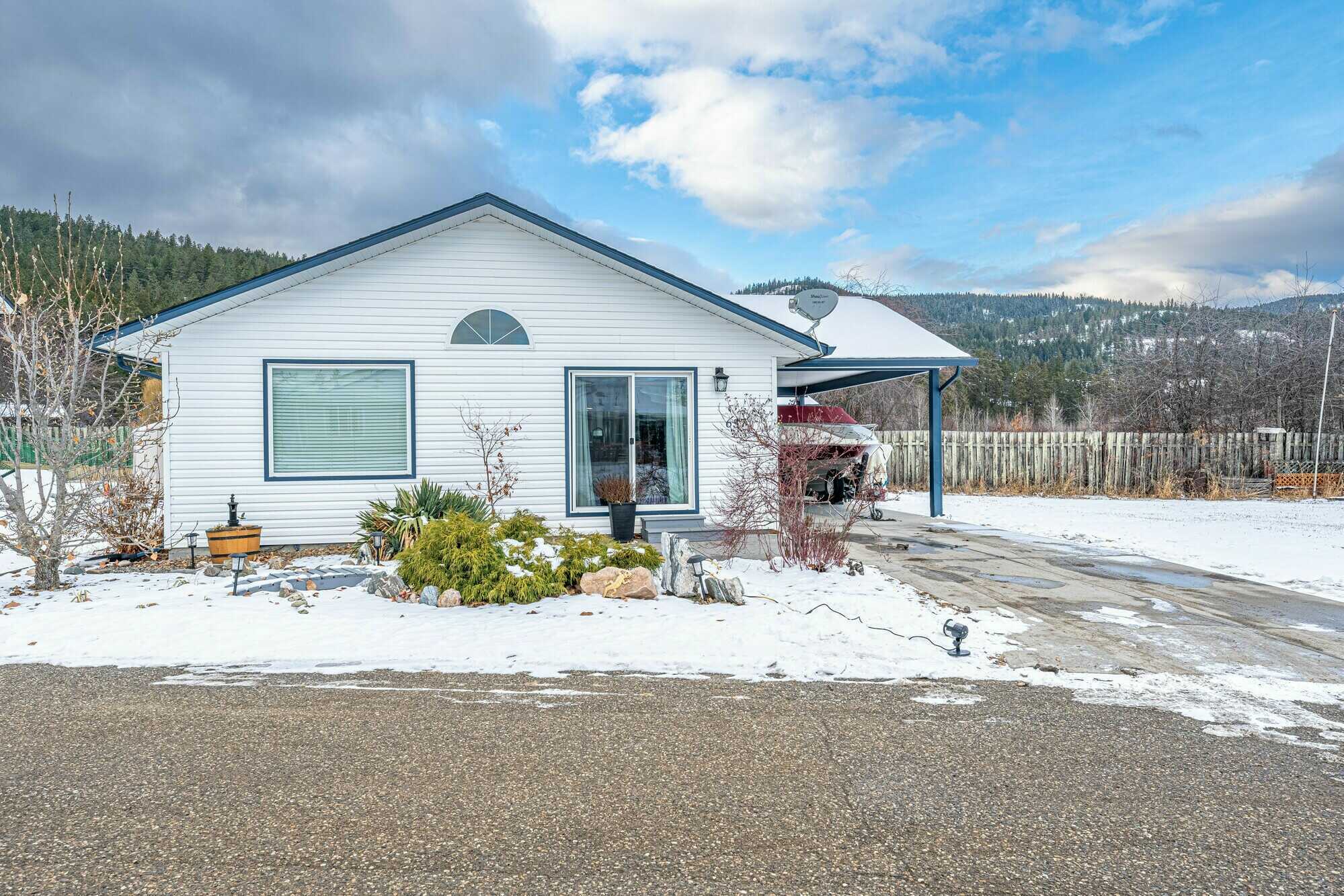 Updated and Spacious 2 bed, 2 bath rancher style home located within the beautiful Parker Cove Community 4
