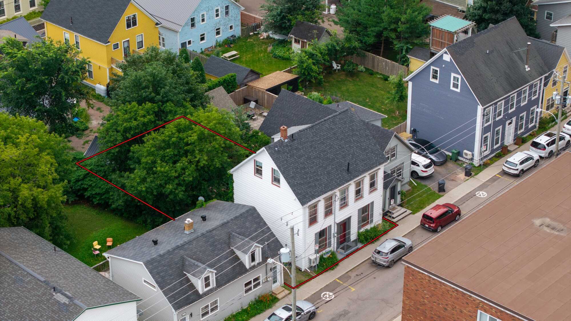 Elegant Century Home in the Heart of Downtown Charlottetown 3
