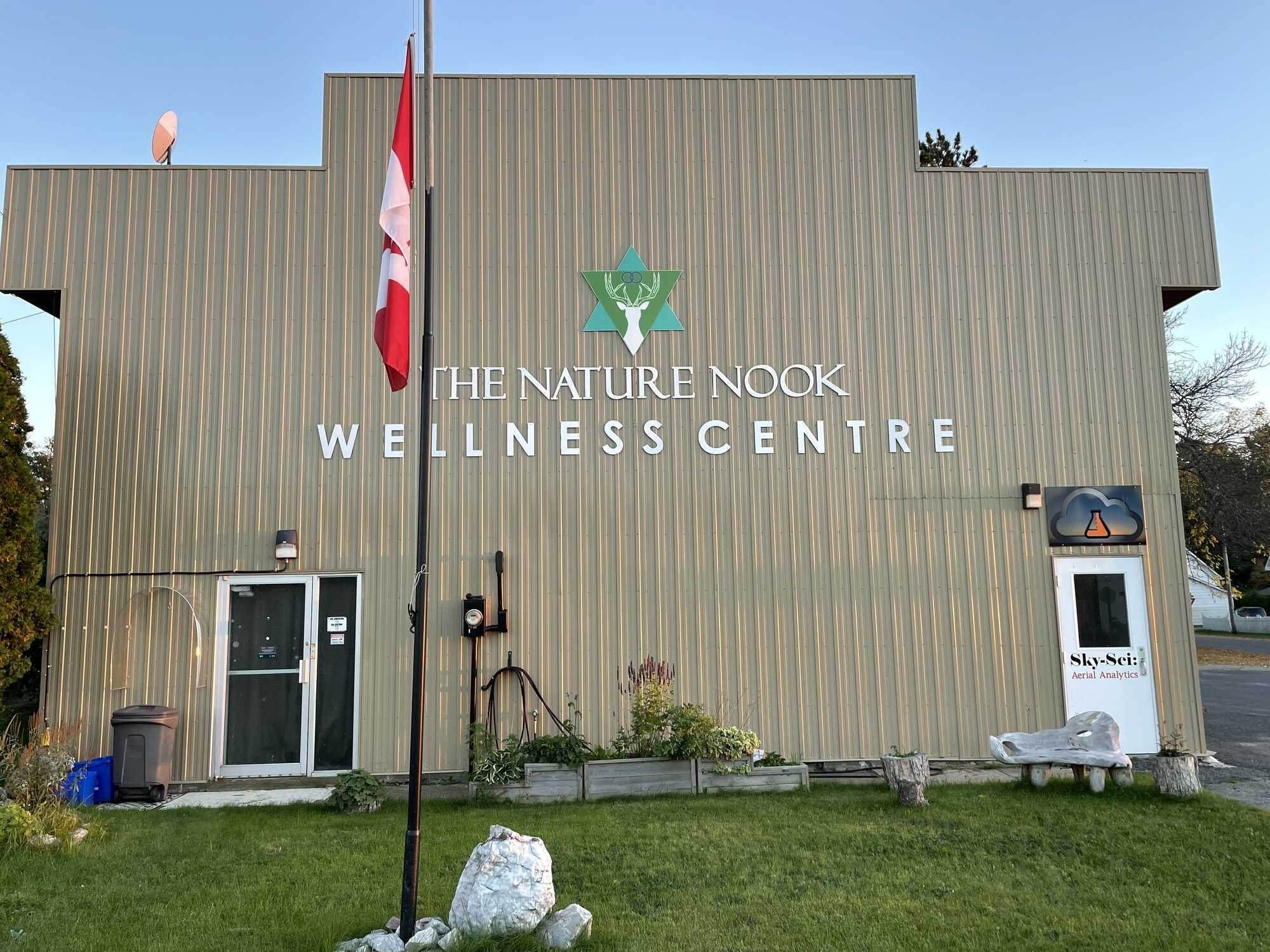 An amazing investment opportunity in Northern Ontario - Own a multi-unit commercial building right on the Trans-Canada Highway (Highway 17) - Parking Lot - Low Taxes - Exposure - Generate Income - Fastest Internet in Town 2