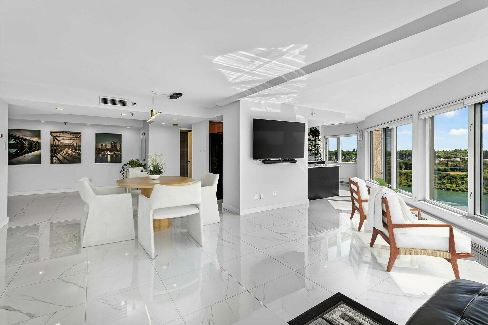 Prestigious Downtown Condo with Stunning Views 4