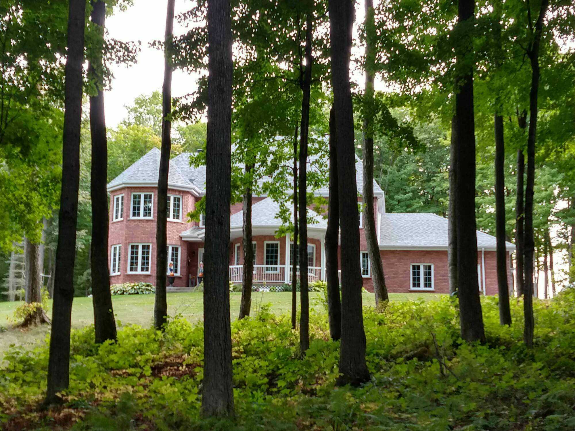Gorgeous Brick Home on 8 acres in rural Williamstown 2