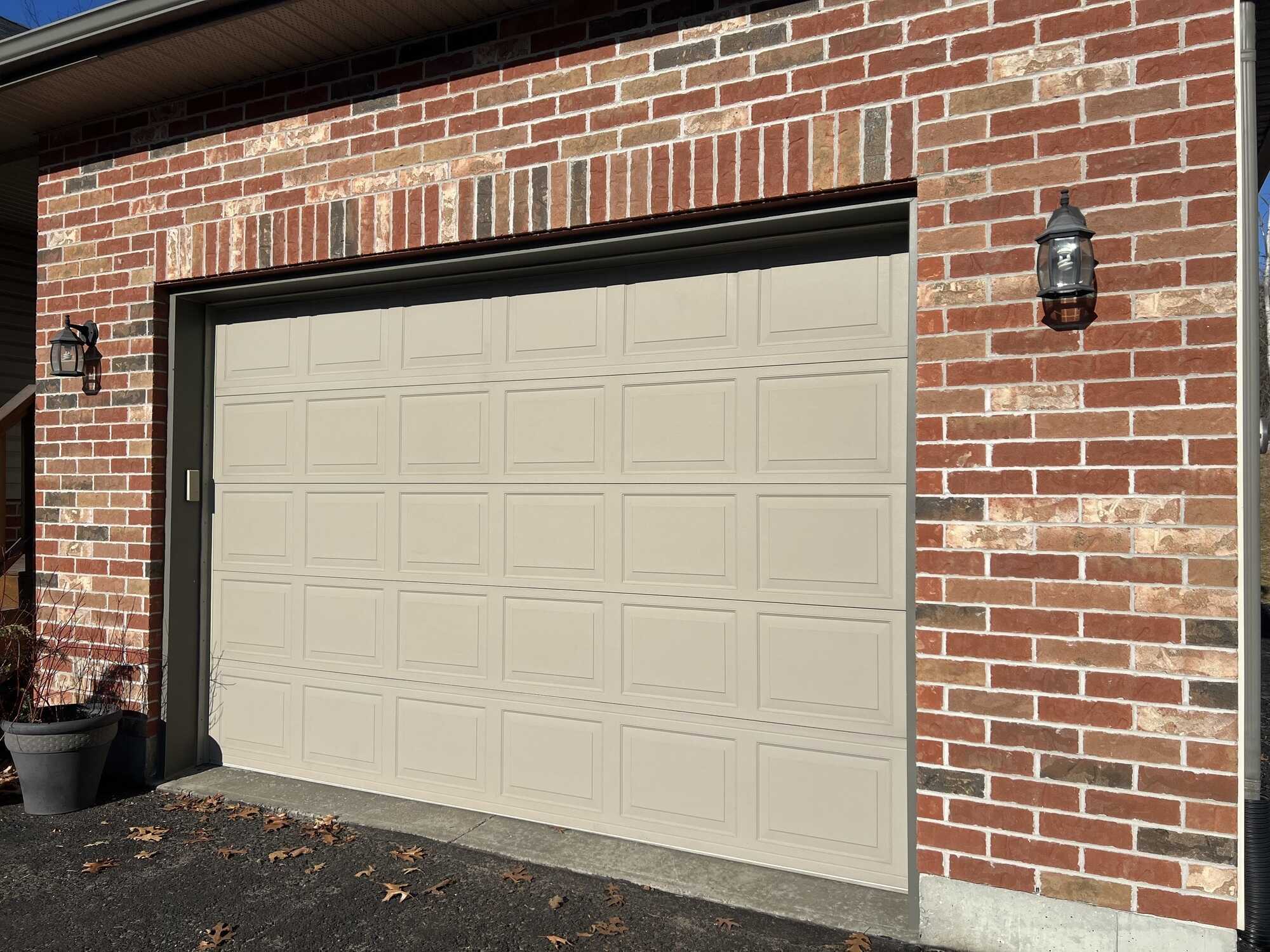Located just north of Frankford, this immaculately kept 4 bedroom, 2 bath home with 1.5 car garage is move-in ready! 4
