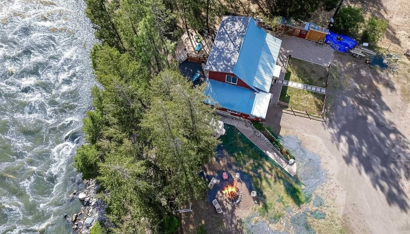 Similkameen Riverfront Living on 1.46 Acres 3