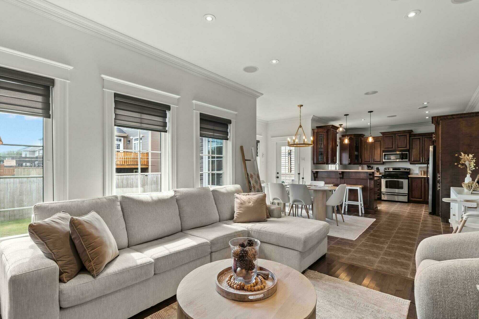 Family-Friendly Southlands Home Steps from Trails & Golf 4