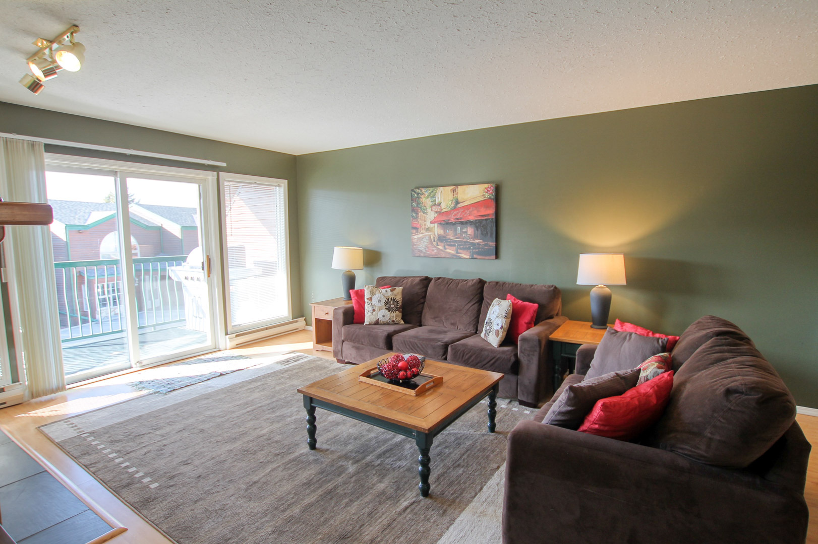 SPACIOUS CONDO NEAR FAIRMONT’S MOUNTAINSIDE GOLF COURSE! 2
