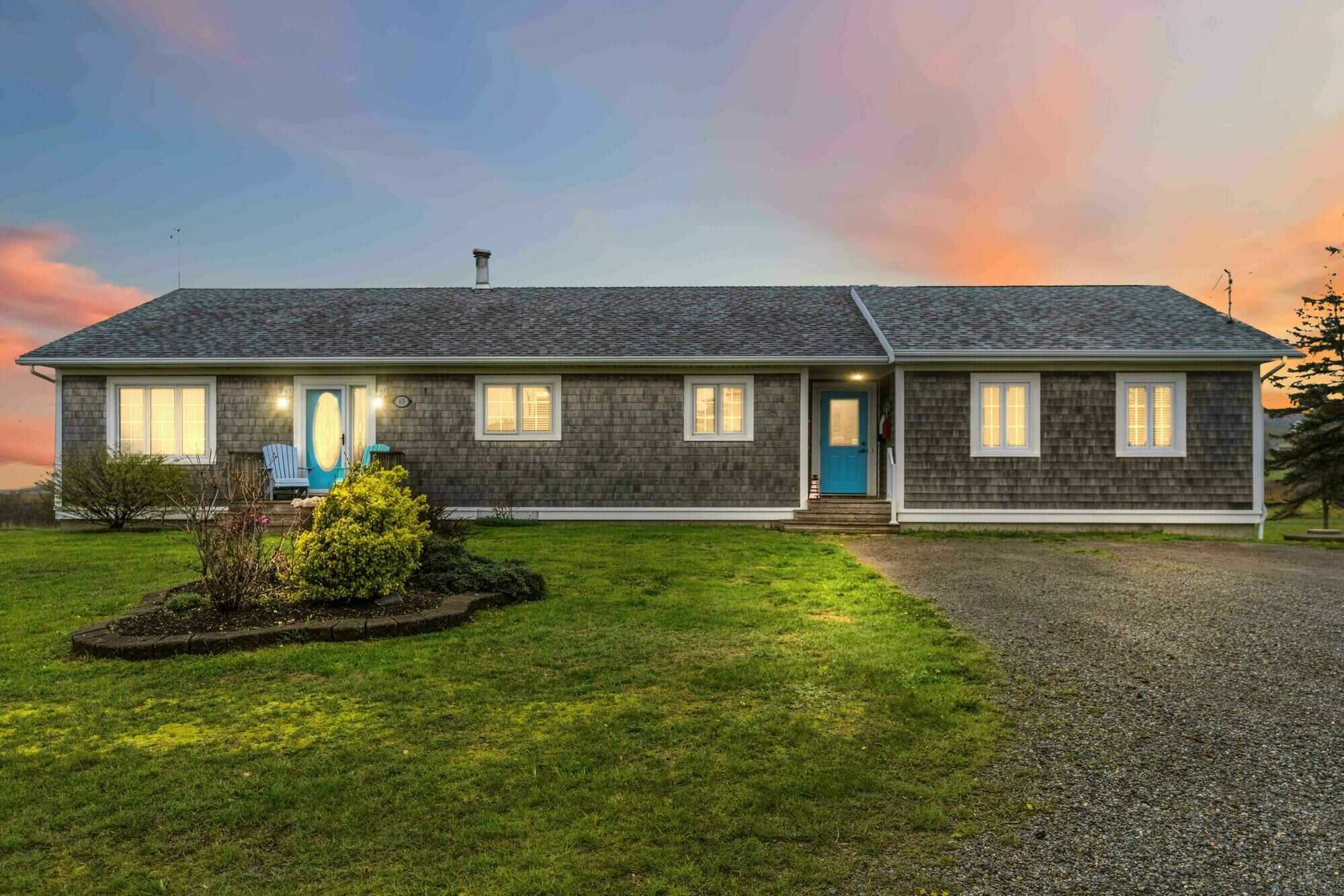 Ocean View Living on Nova Scotia’s Acadian Shore | 5 Bedroom Home Near Université Sainte-Anne 2