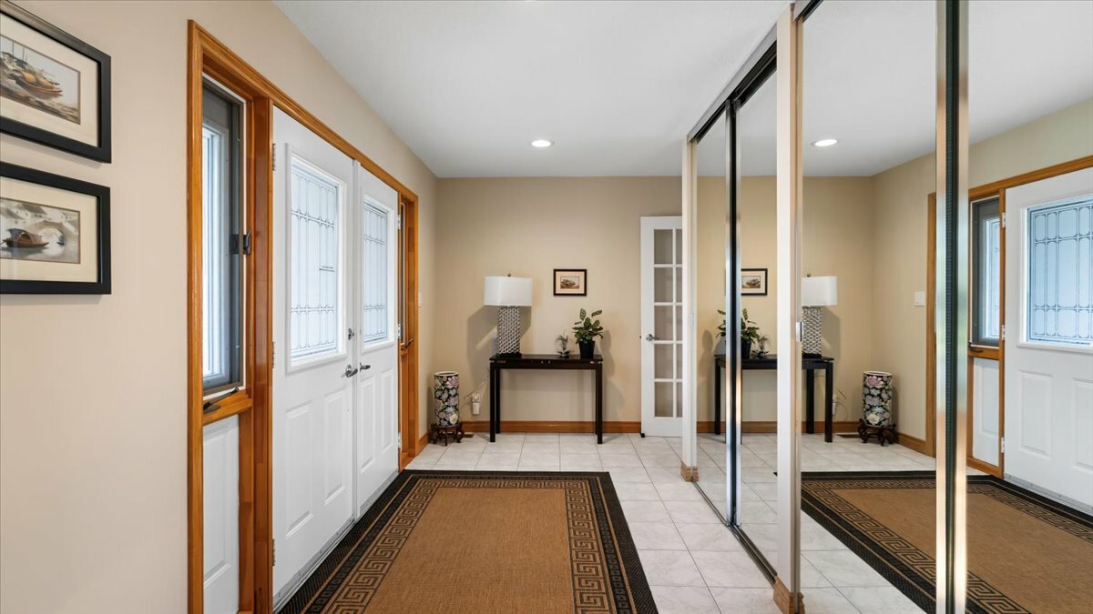 Spacious 4-Bedroom + office Home with Ravine Views in Prime Neighbourhood 5