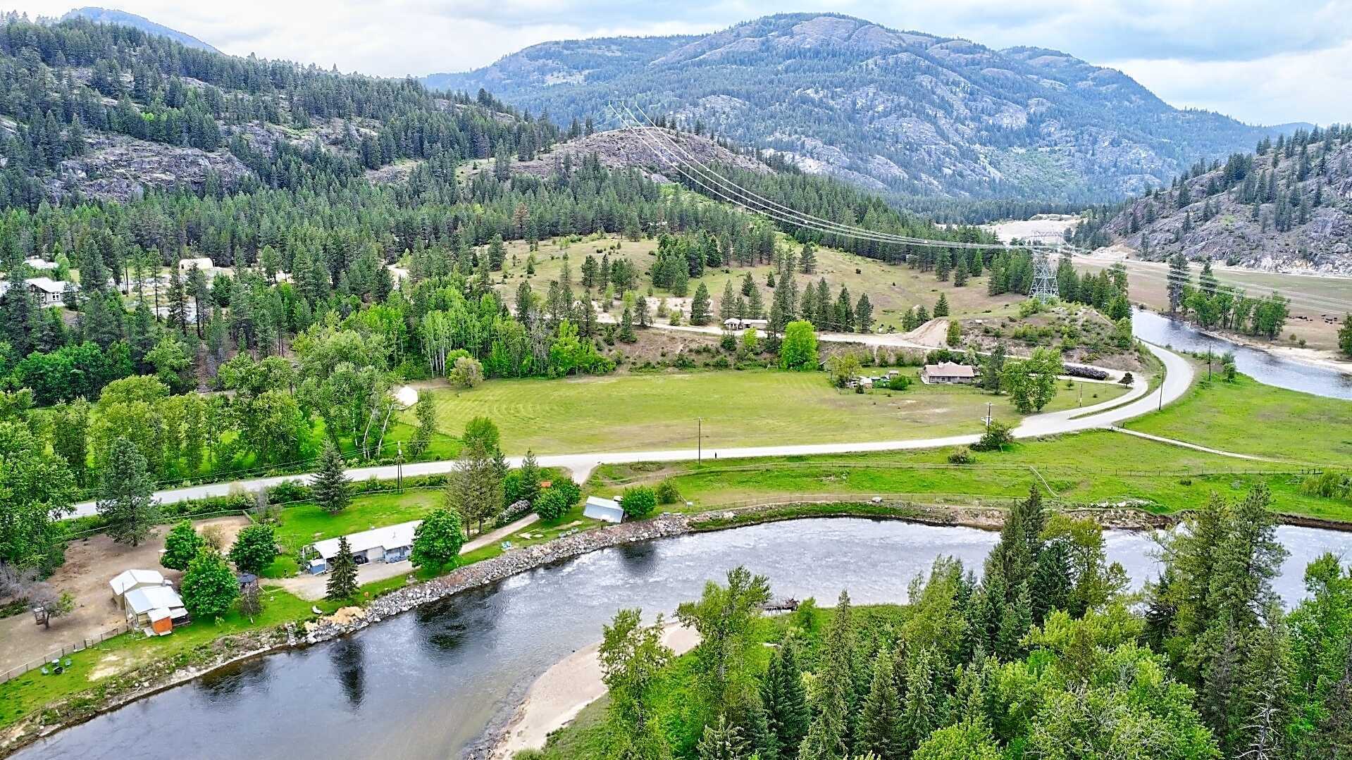 APPRAISED BETWEEN $975,000 TO $1,050,000!!!!  17 GORGEOUS FULL RIVER FRONT ACRES!!  Your own private beach and view! 4BED COUNTRY HOME! Barn, Carport, Fully Fenced, Pasture, PRIVATE Sandy Beaches and a POTENTIAL 2nd Home already started!! 3