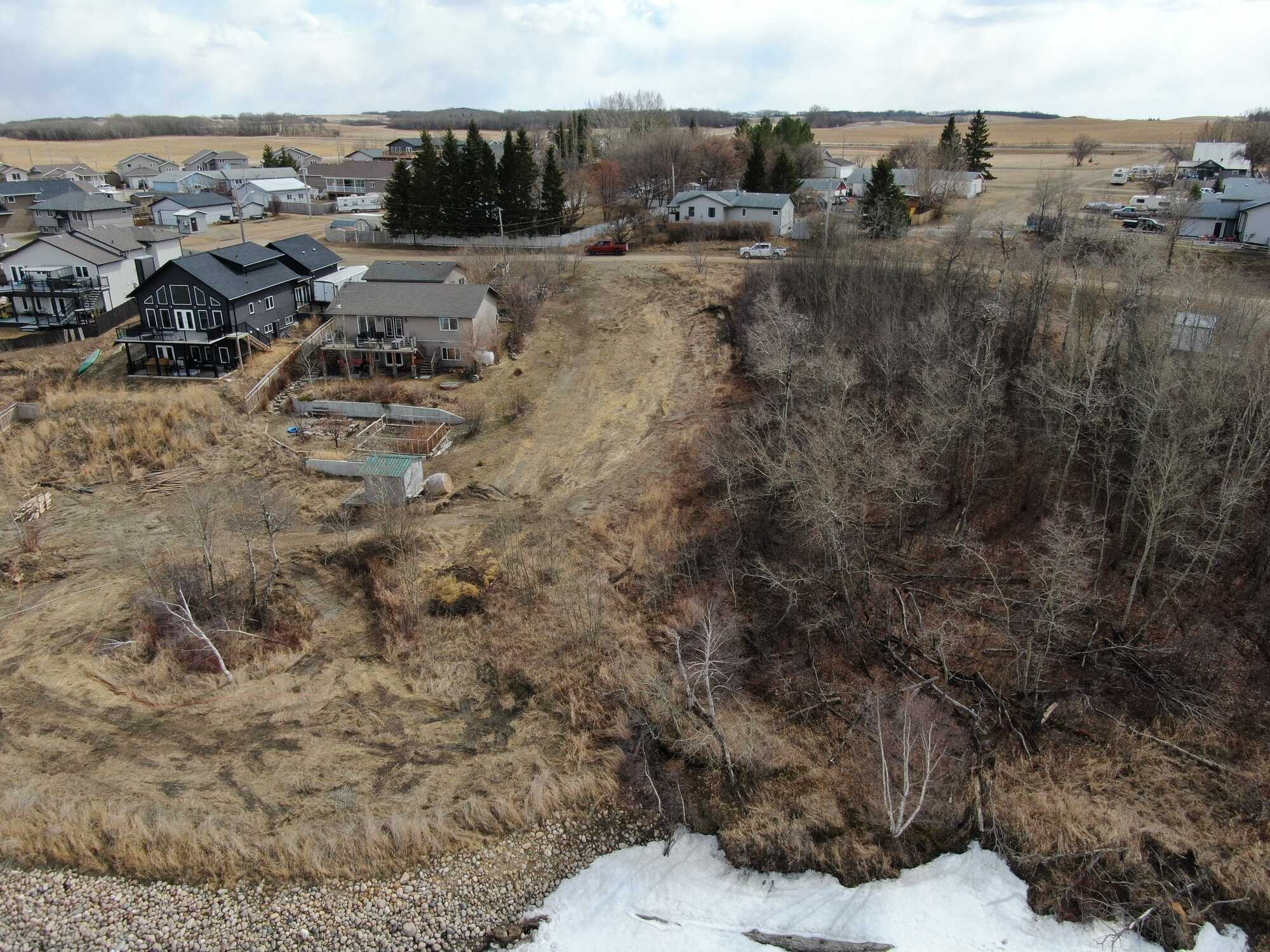 Lakefront lot in Greenstreet, SK 5
