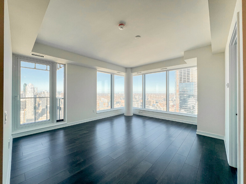 Brand New Condo Pinnacle Yonge in Downtown Toronto 53rd Floor 3
