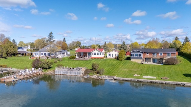 St. Lawrence Waterfront Home with 1 bedroom Bunkhouse 3