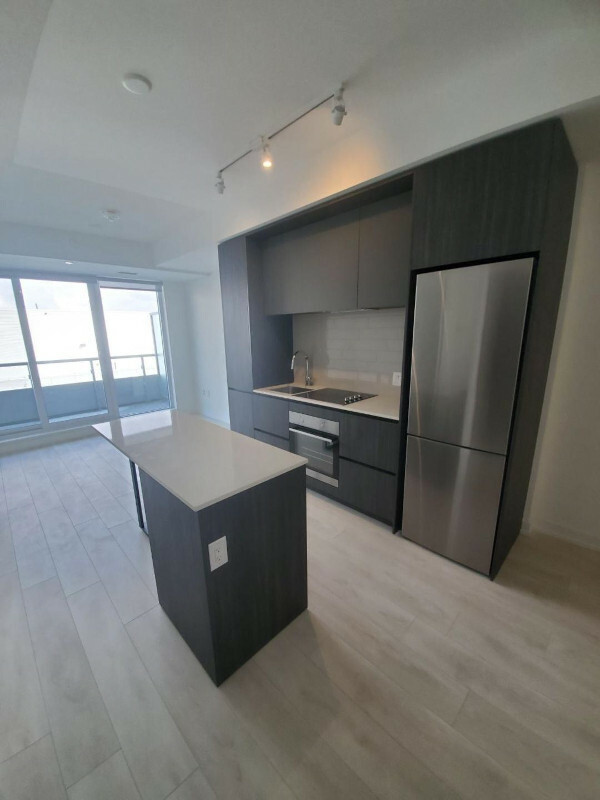 1 BED + 1 BATH INC. LOCKER & PARKING DOWNTOWN T.O. BY DANIELS 2