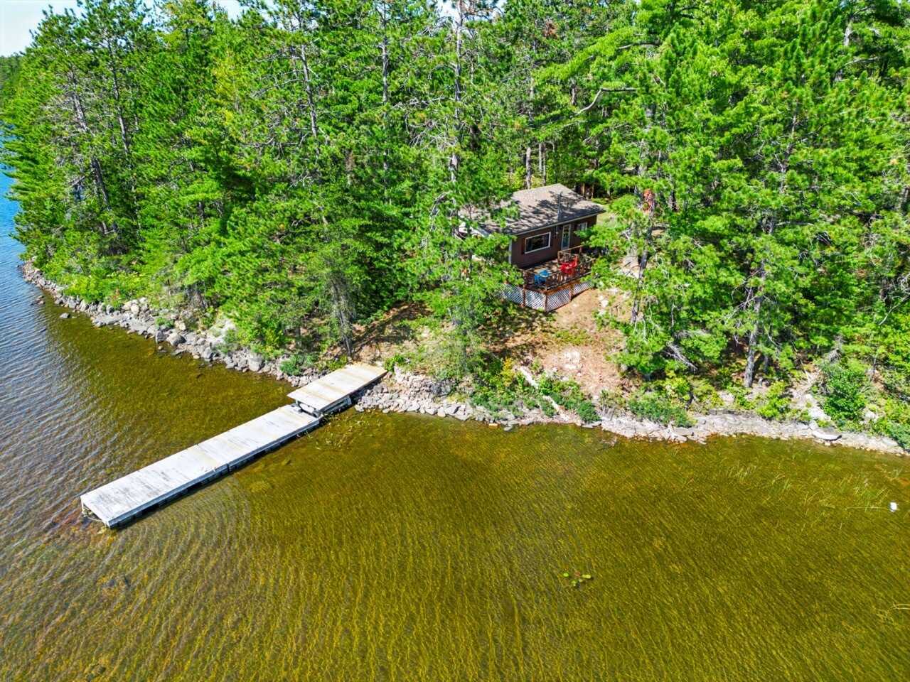 Family Cottage on Beautiful Trout Lake! 2