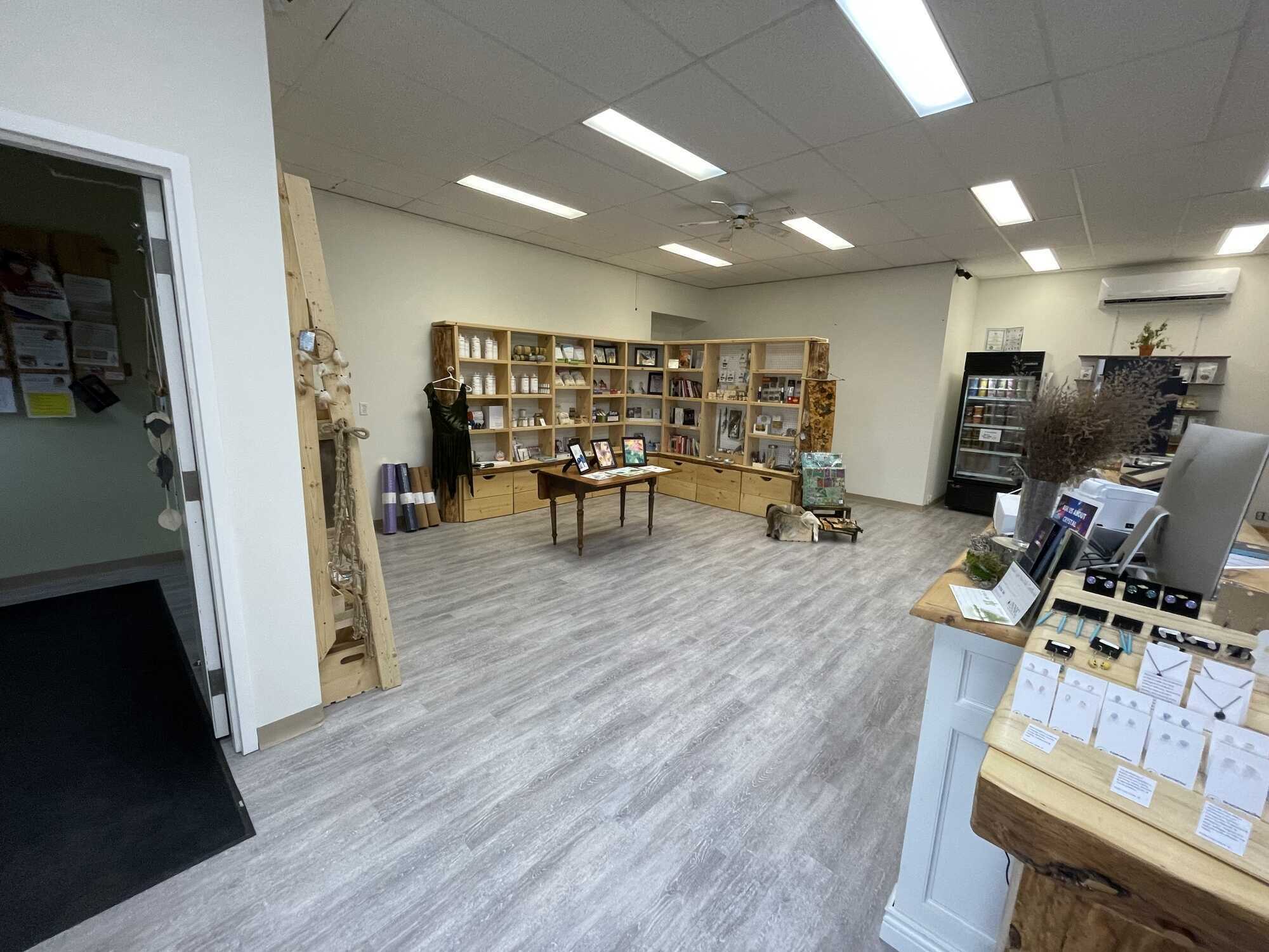 An amazing investment opportunity in Northern Ontario - Own a multi-unit commercial building right on the Trans-Canada Highway (Highway 17) - Parking Lot - Low Taxes - Exposure - Generate Income - Fastest Internet in Town 5