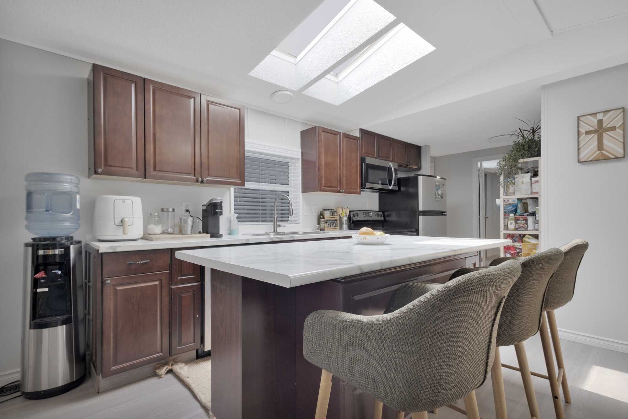 Affordable ~ Well Kept Home ~ Family Friendly Community ~ Recent Renos ~ Red Deer 4