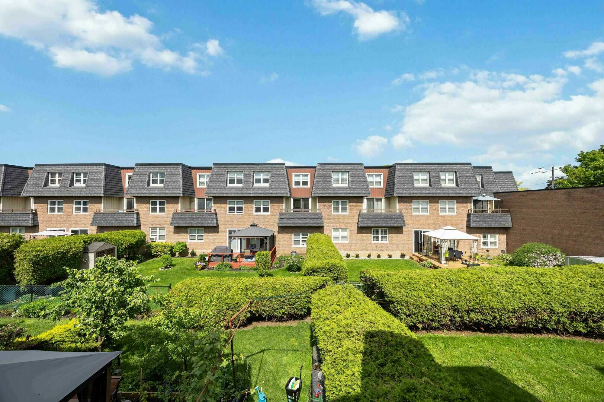 Updated 2 storey, 3 bedroom, 2 bath condo (1,395 sq ft) located in the heart of Whitby. Very affordable suite with low condo fees ($507/month). Don't miss out!! 2