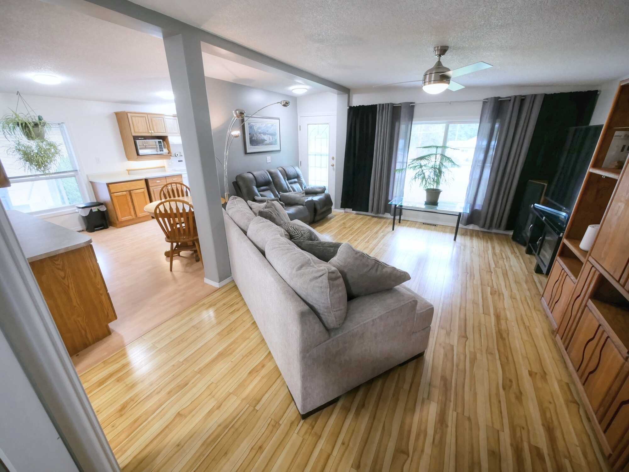 Beautifully maintained ranch style home – 3Bed 2Bath w/ attached Garage & MASSIVE Shop!  Quiet family neighbourhood *Beautifully landscaped 4
