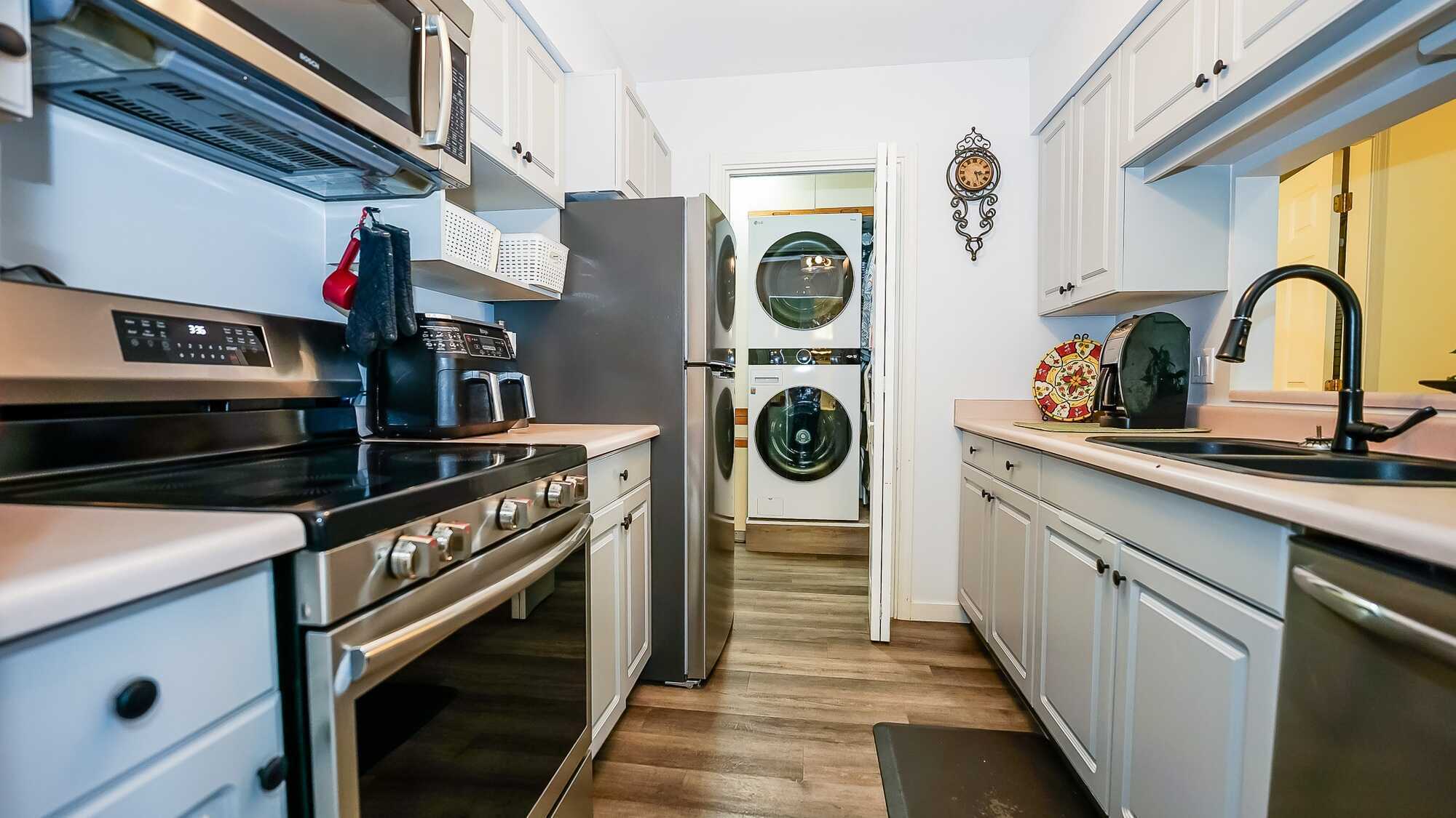 Located in a well maintained building at 650 Third Street SW #408, this 2 bedroom, 2 bathroom condo offers comfortable living with everyday convenience right at your doorstep. 5