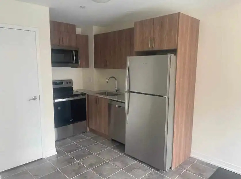 New 2-Bed, 2-Bath Townhouse with Rooftop & Parking – Available Now! 3