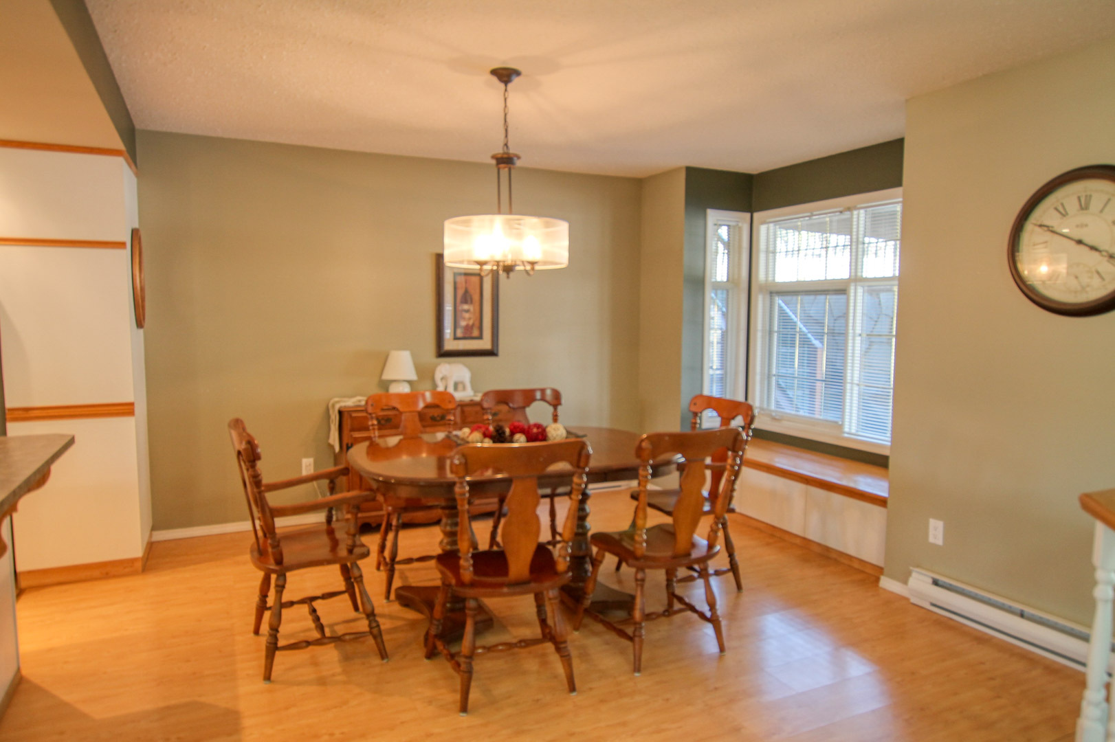 SPACIOUS CONDO NEAR FAIRMONT’S MOUNTAINSIDE GOLF COURSE! 5