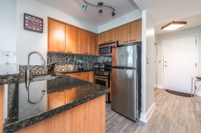38 Lee Centre Drive, Toronto 2