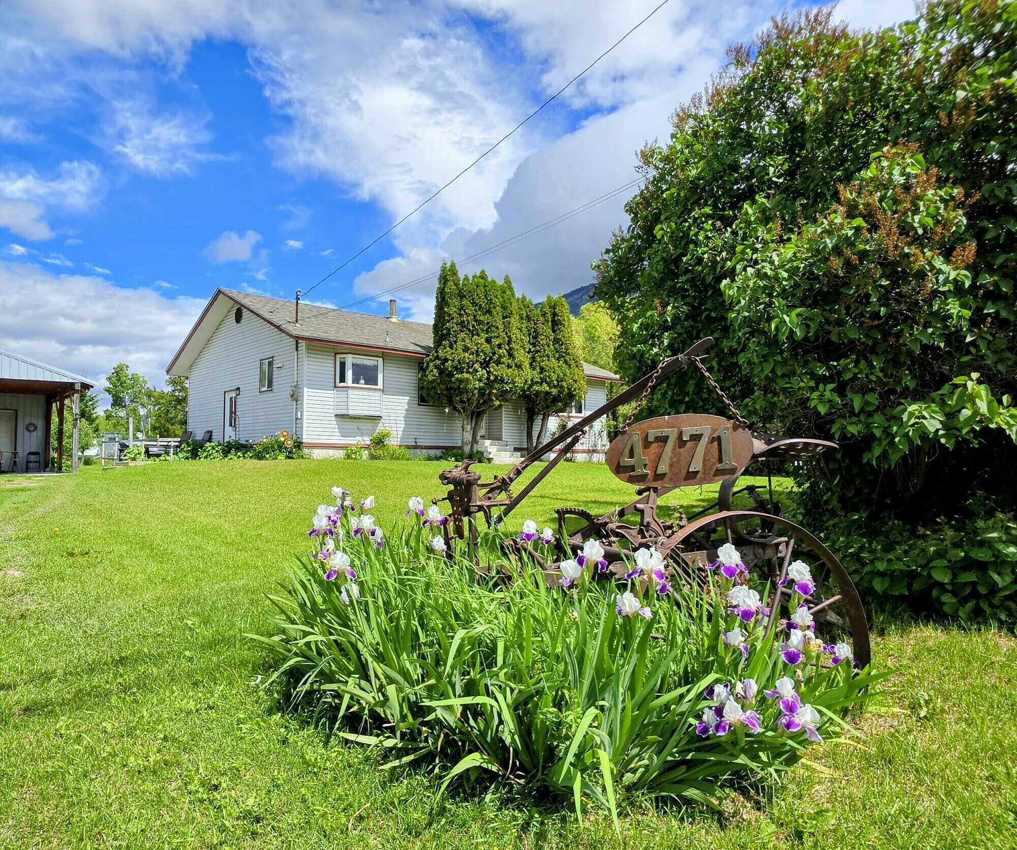 East Kootenay Living at Its Best – 4 bedroom, 2 bathroom, 2,234 Sq Ft Home on 0.588 Acres with Shop, Space & Steps to Columbia Lake in Canal Flats 2