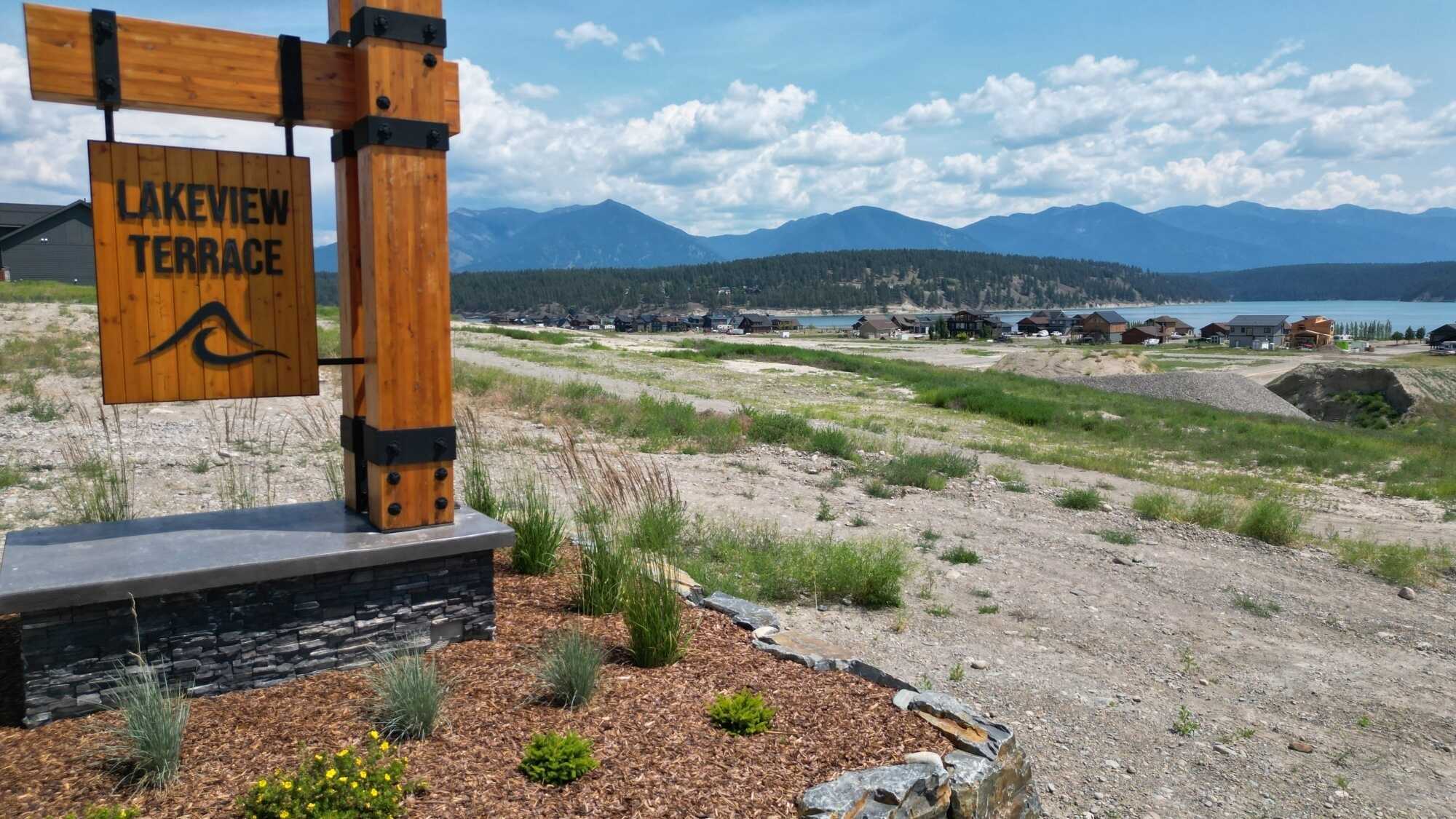 Breathtaking views overlooking the majestic Lake Koocanusa 4
