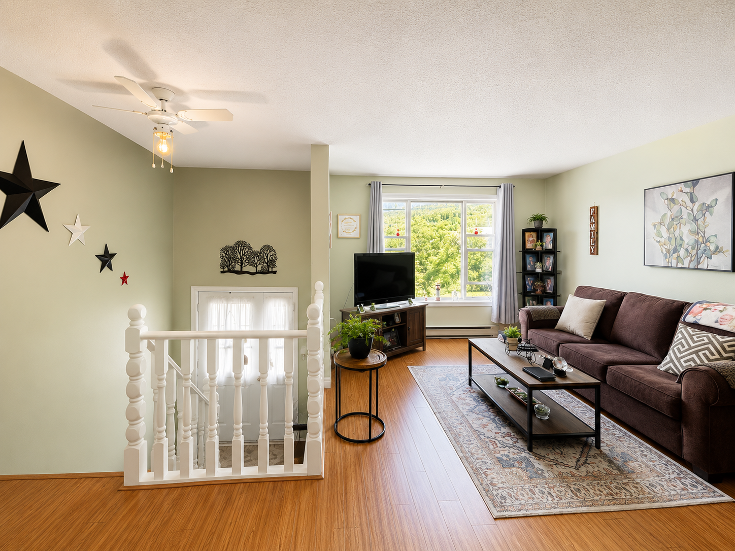 Spacious Family Home with Income-Generating 2-Bedroom Apartment! 4