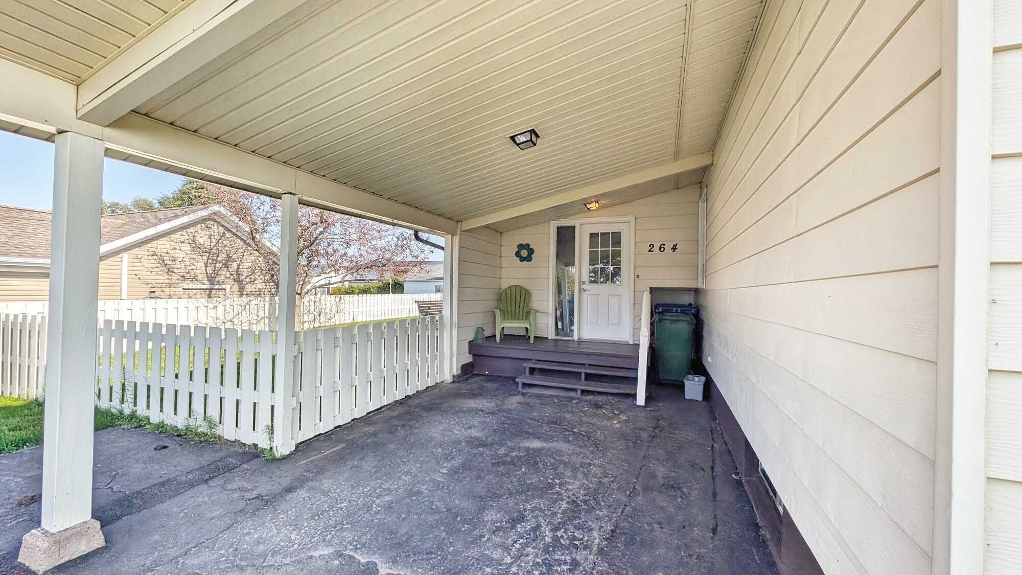 Maison à vendre Centre-Ville Caraquet - Home for sale Down-Town Caraquet 4