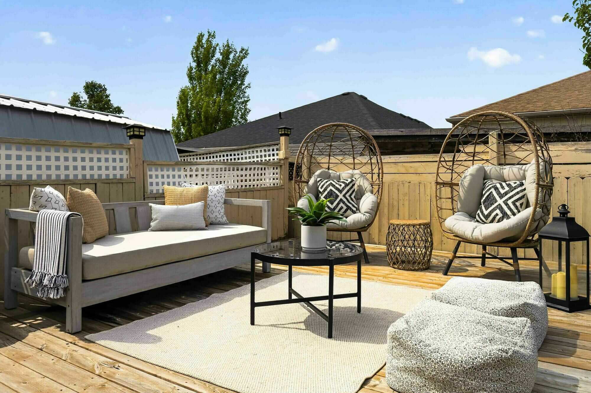 Beautiful 2 + 2 Bedroom bungalow with fully finished lower level in-law suite and separate entrance. Lovely backyard deck extends your summer living space. 2