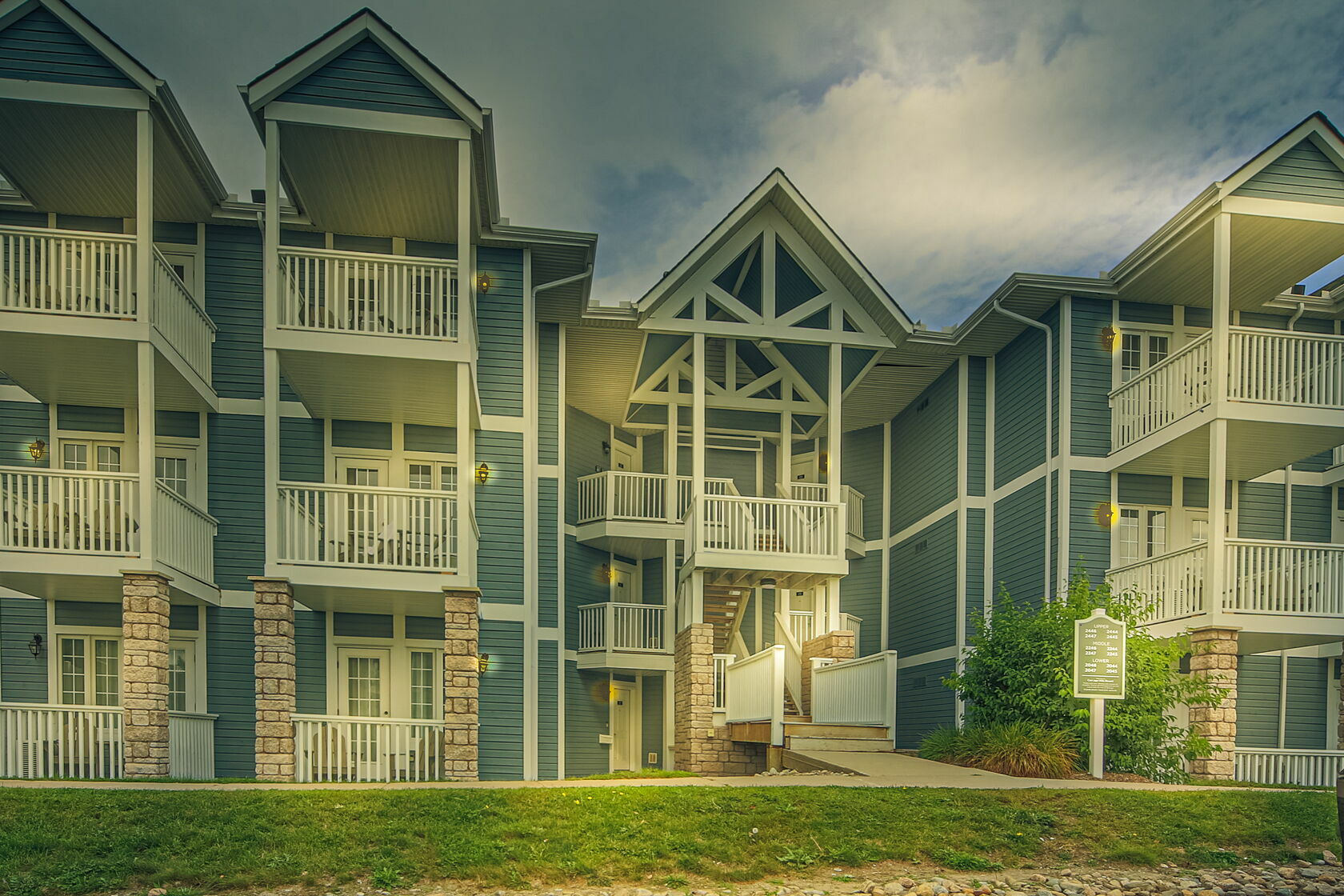 Condo - 2 units in 1 !! 4