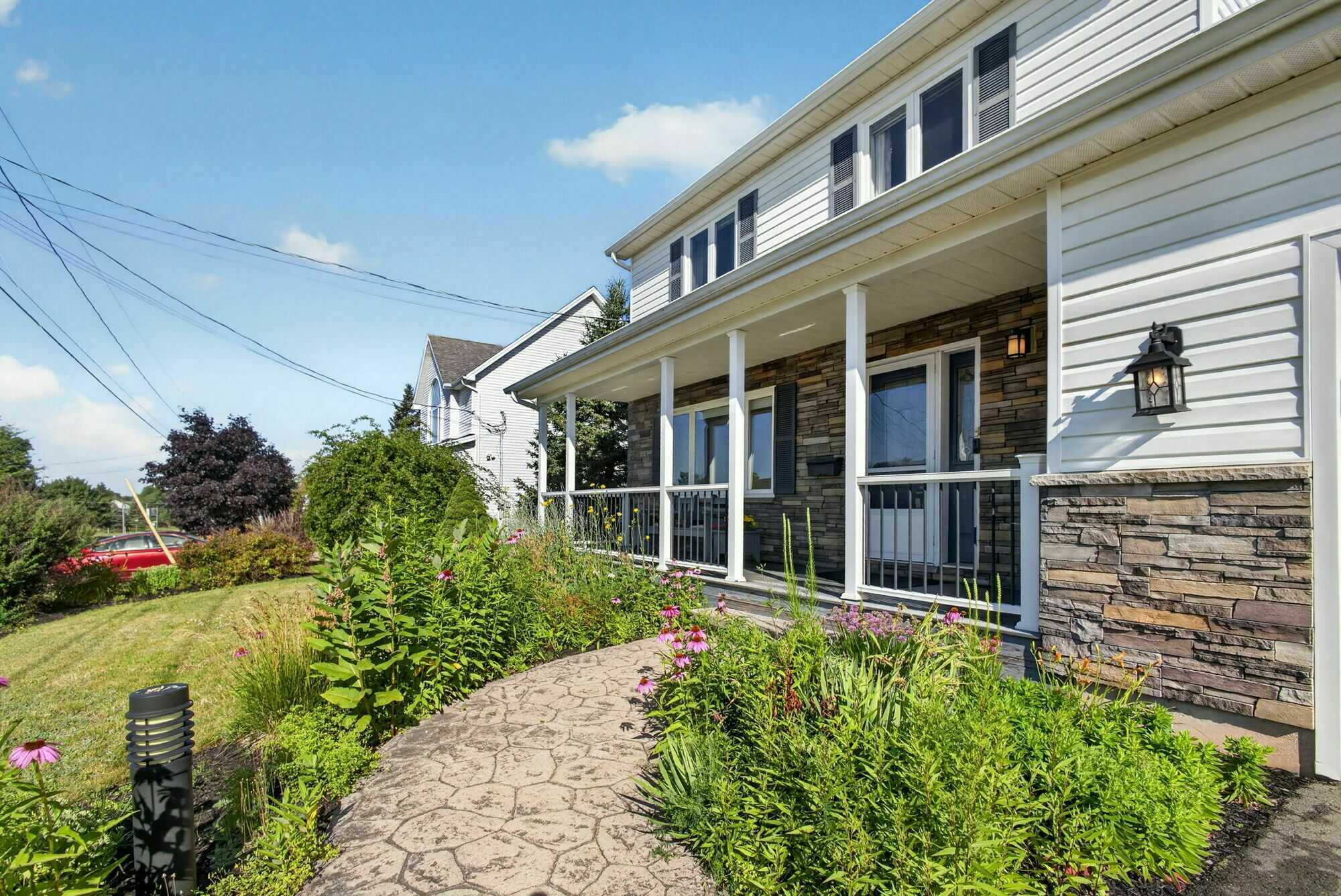 Welcome Home to 409 Gaspé Street in Dieppe! 2
