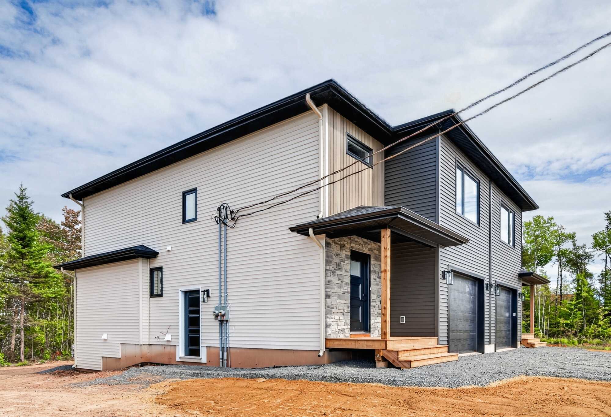 Welcome to 39 Ardoise Street, Moncton North! 3
