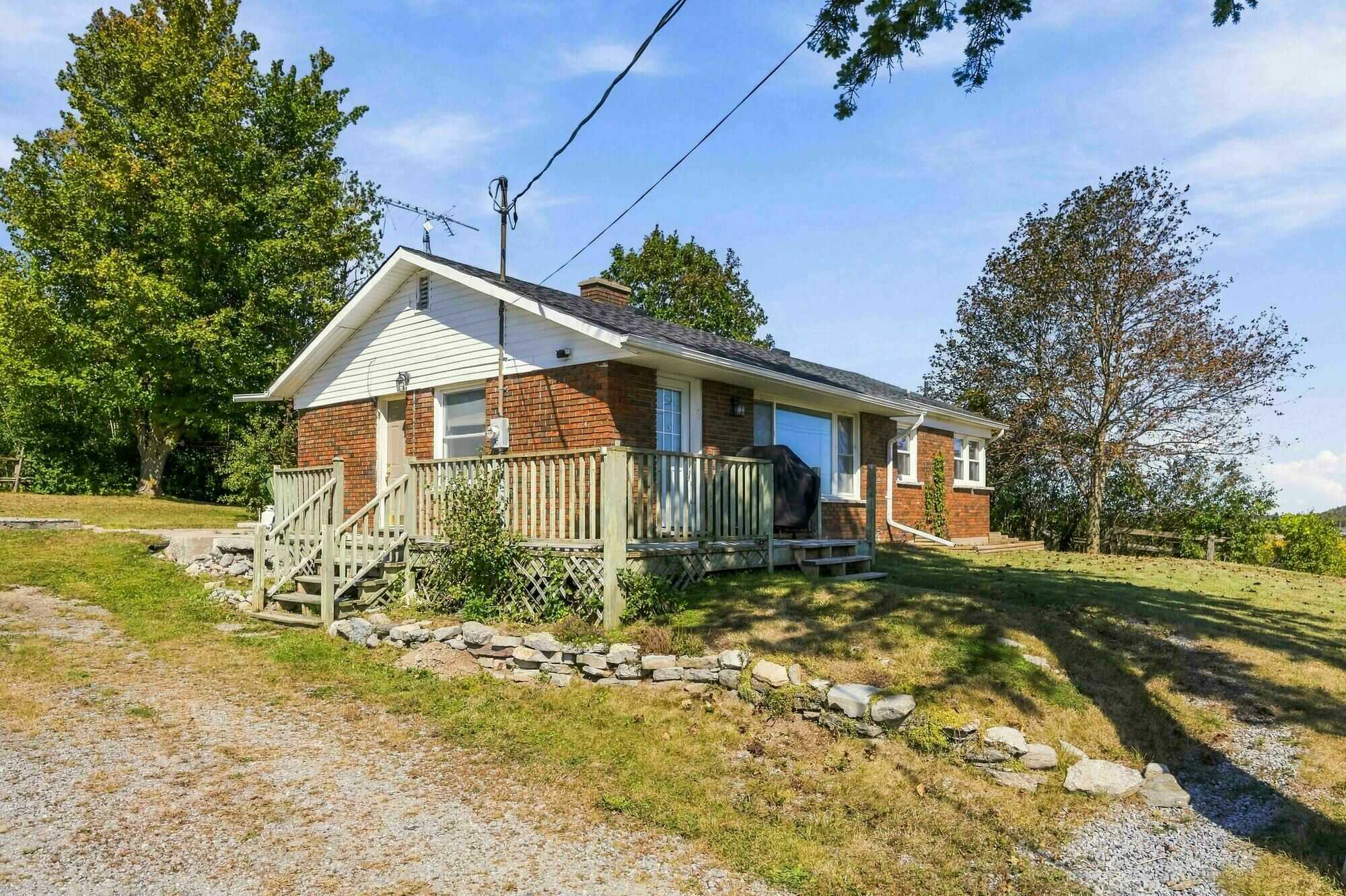 Spacious bungalow on large country lot with lots of potential! Separate entrance to unfinished basement which would be ideal for an in-law suite. Very affordable and quick closing available. 3