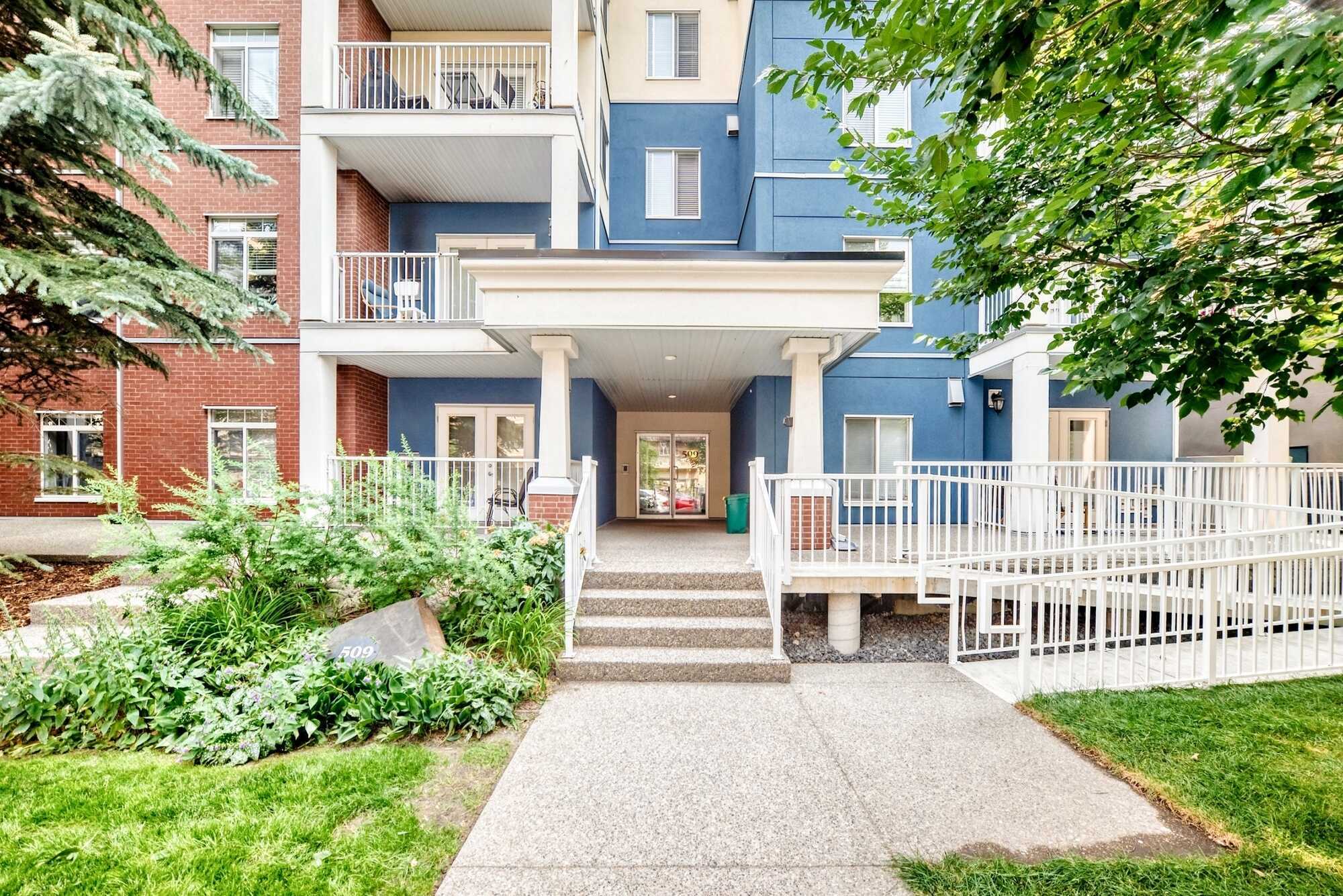 Move-In-Ready 2-Bed, 2-Bath Renovated Corner Unit 2