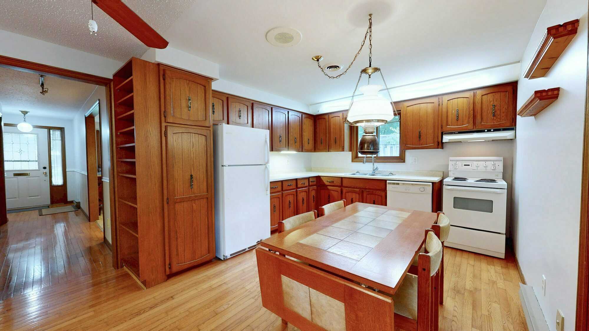 One Level Living in West-Guelph! 5