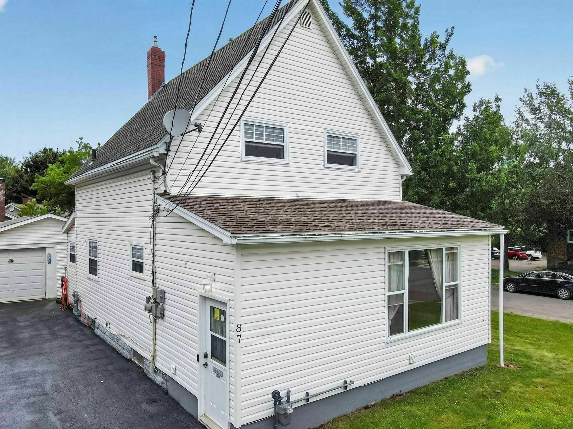 Spacious 3-Bedroom Family Home on a Corner Lot! 3