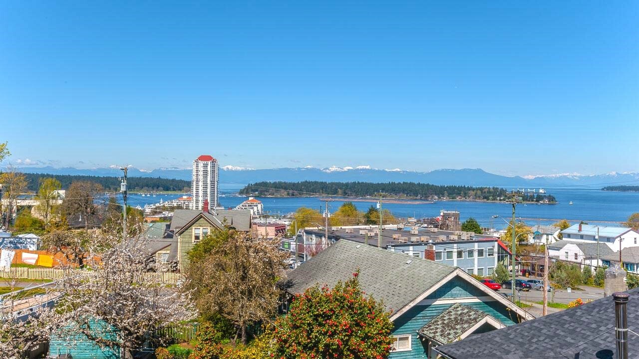 PRICED TO SELL  ! Westcoast living at its most luxurious ! Elegant 1858 sq.ft Penthouse overlooking the stunning harbour & coastal mountains. This home features two large decks for outdoor entertaining one facing the mountains; the other the ocean. 5