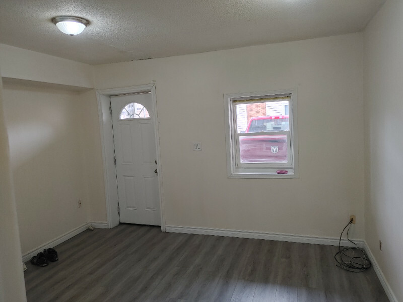 6 plex on Main st. E for sale 5