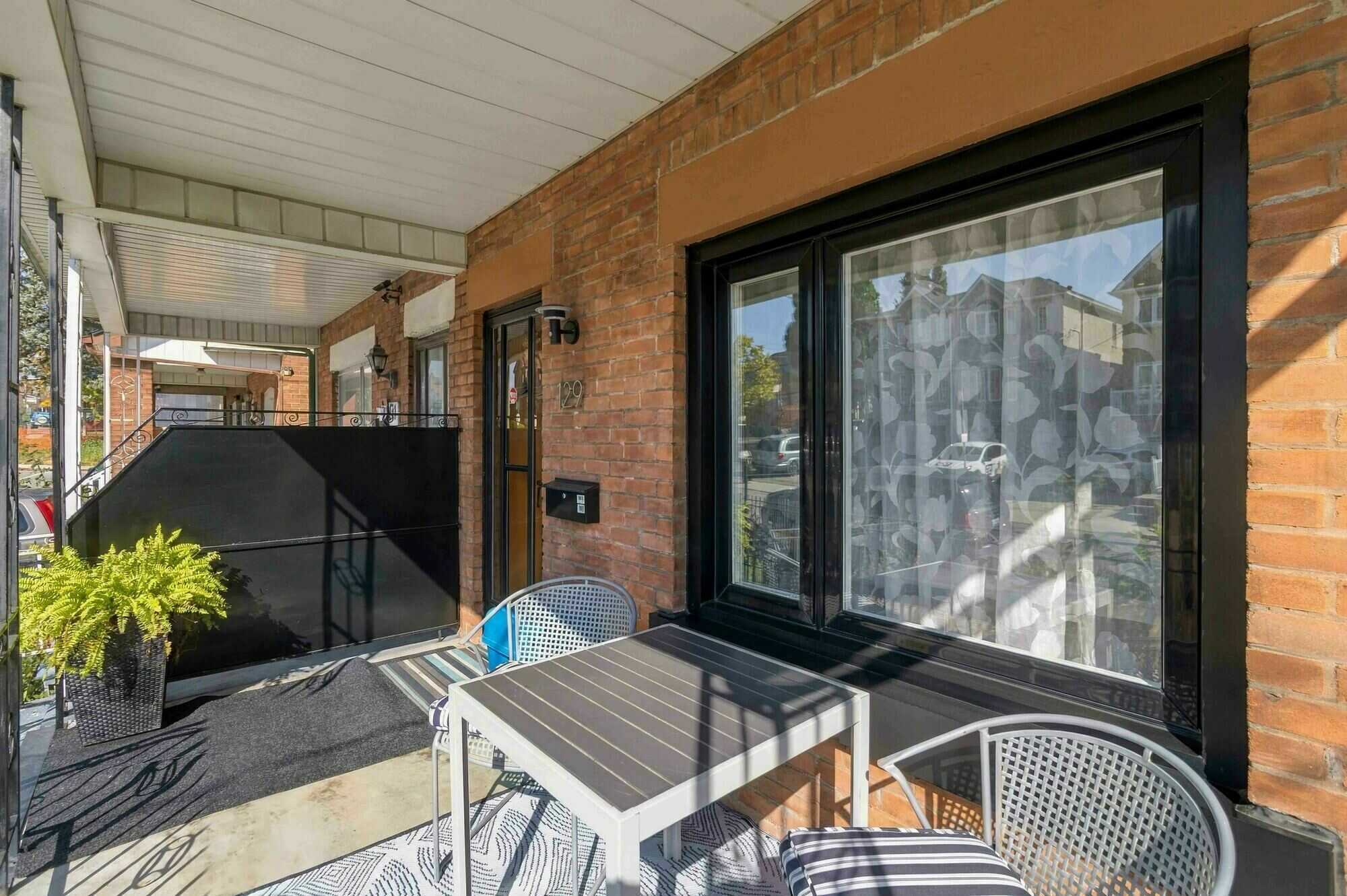 Fully Renovated with Amazing Custom Highlights 4