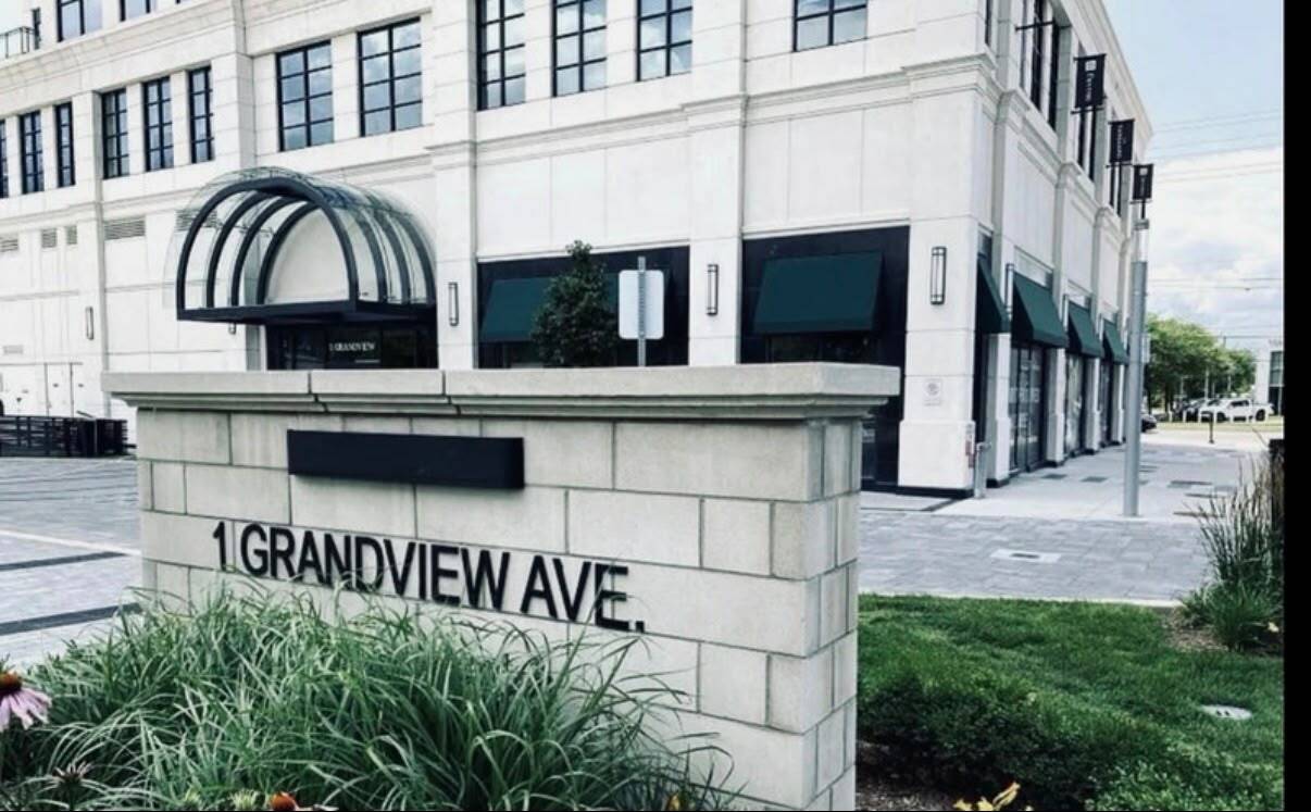 Prime Yonge & Steeles 2-Bed, 2-Bath Condo with Parking, Locker & Live/Work Potential 2
